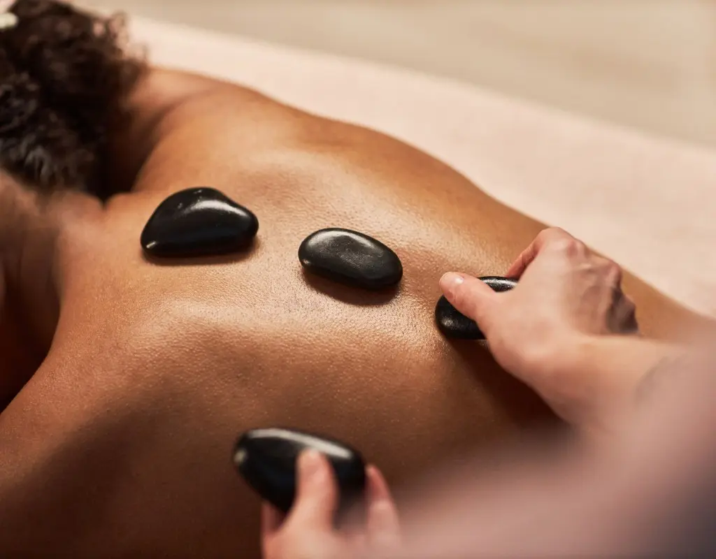 masaje piedras calientes